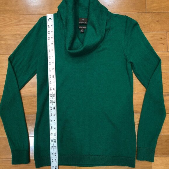 Fenn Wright Manson 100% Extrafine Merino Wool Cowl Neck Green Sweater Size M - Picture 7 of 9